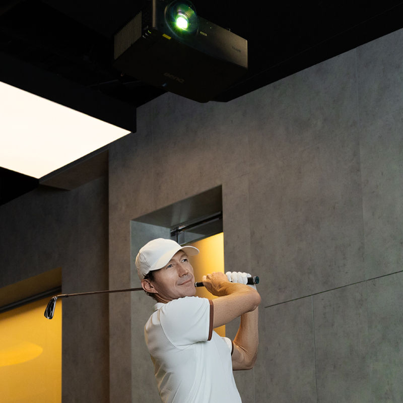 BenQ Ace short-throw golf projector with right 0.69-0.89 ratio for safe swing and reduce shadow