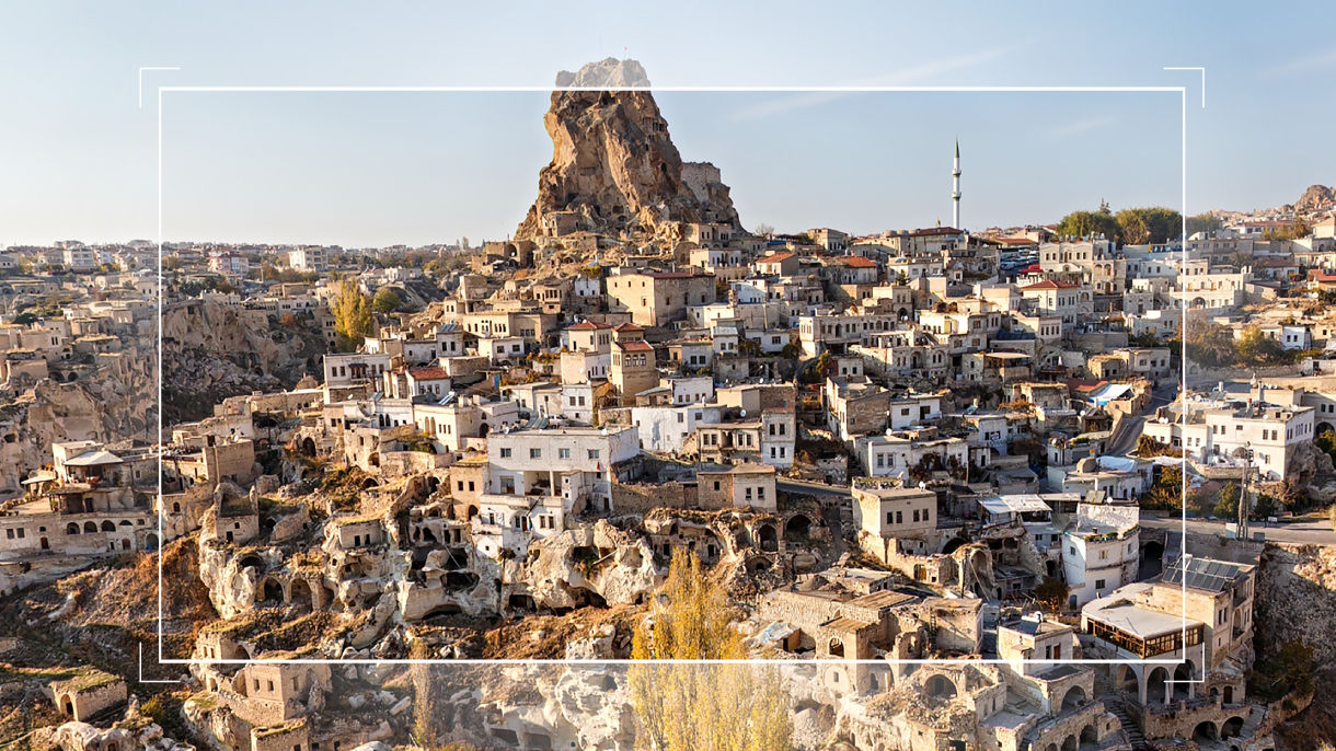 W2720i's Global Contrast Enhancer enhanced contrast and detail across dark, mid, and bright areas with custom-tailored curves